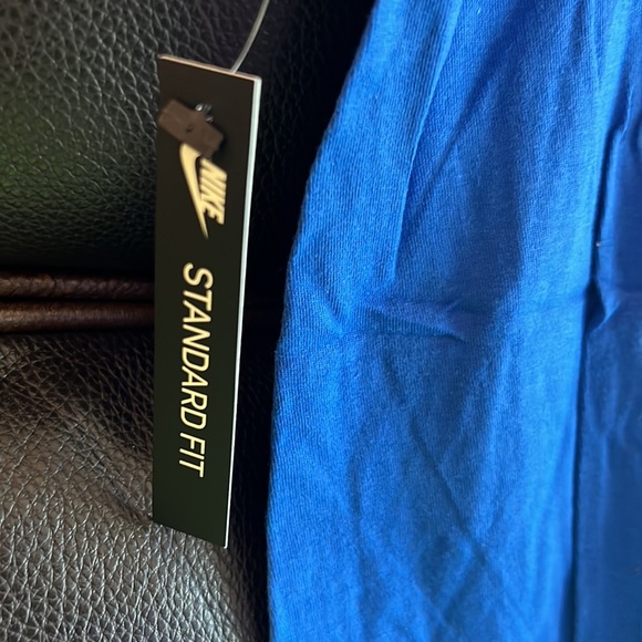Nike tee shirt with tags - Picture 4 of 4